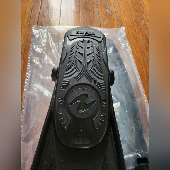 AquaLung Express Scuba Fins Size Small - Picture 2 of 2